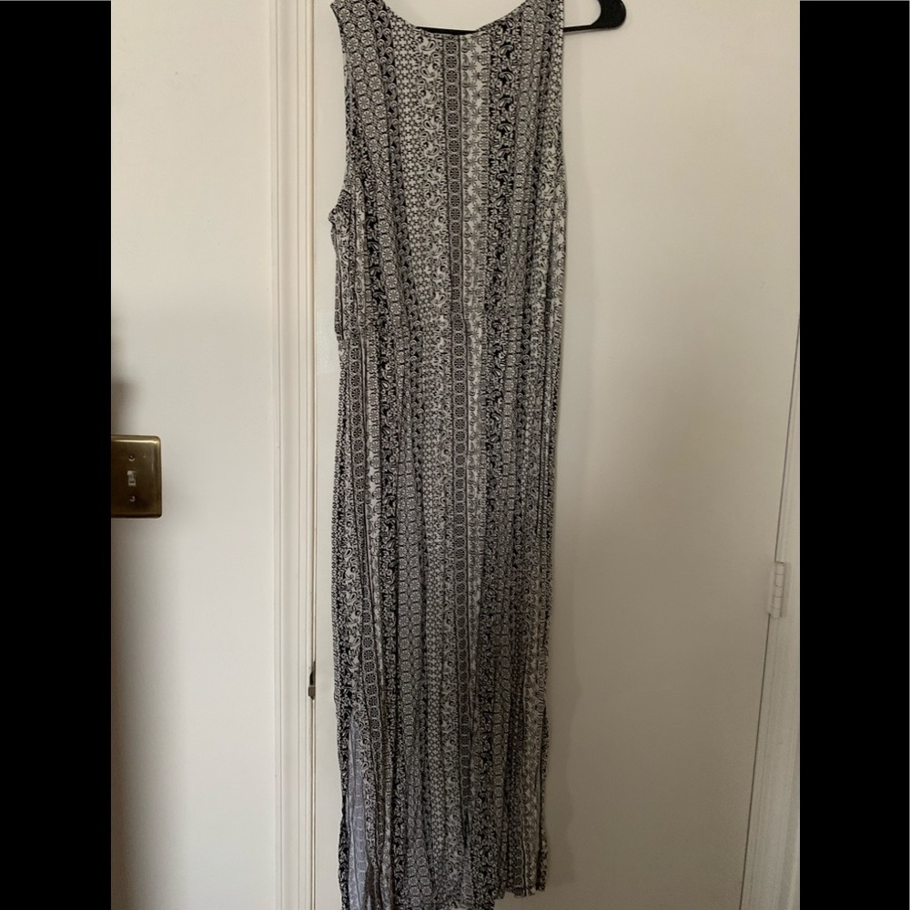Torrid black and cream dress with side slit